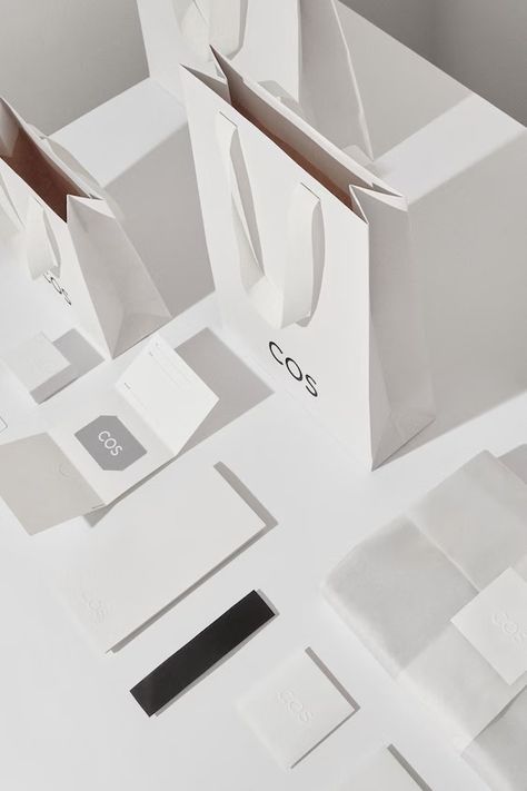 Luxury Packaging Design, Paper Pouch, Pi Projects, Plastic Envelopes, Bold Typography, Luxury Packaging, Fresh Design, Recycled Paper, Packaging Design