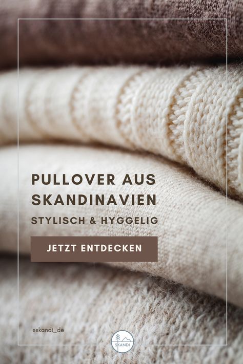 Wer bei skandinavischen Pullovern nur an Norwegerpullis mit buntem Muster denkt, ist weit gefehlt. Zwar sind diese ebenso klassisch und gemütlich, aber auch die einfarbigen und schlichten Pullis sind echte Allrounder. Lass dich von unserer Auswahl an skandinavischen Pullovern inspirieren und komme damit stylisch und warm durch den Winter ❄️🌲 Winter Pullover