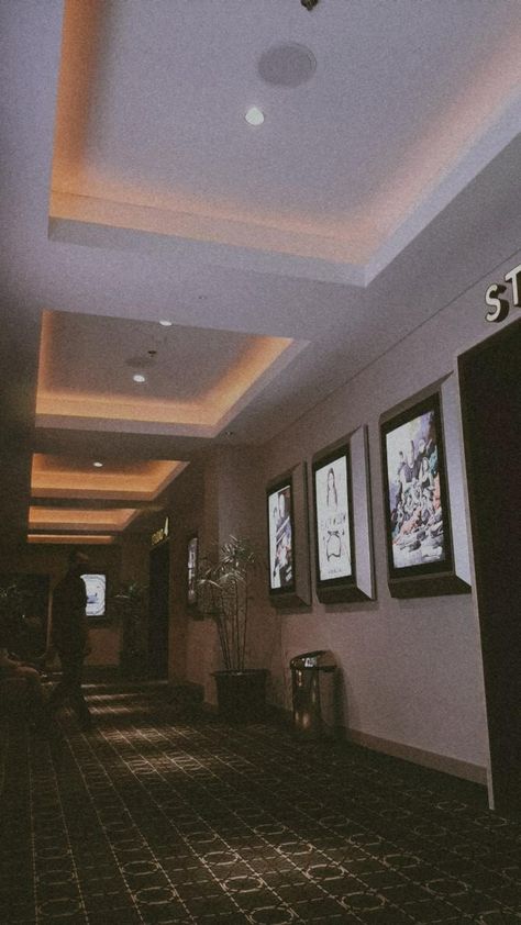 Xxi Bioskop Aesthetic, Bioskop Aesthetic, Mecca Wallpaper, Instagram Background, Instagram Ideas Photography, Class Decoration, Cute Selfies Poses, Creative Instagram Stories, Black And White Aesthetic