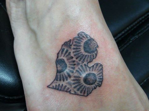 Michigan Petoskey Stone Great Lakes Tattoo, Tattoo Touch Up, Petosky Stone, Michigan Tattoos, Stone Tattoo, Trending Tattoo, Stone Sign, Petoskey Stone, Life Tattoos