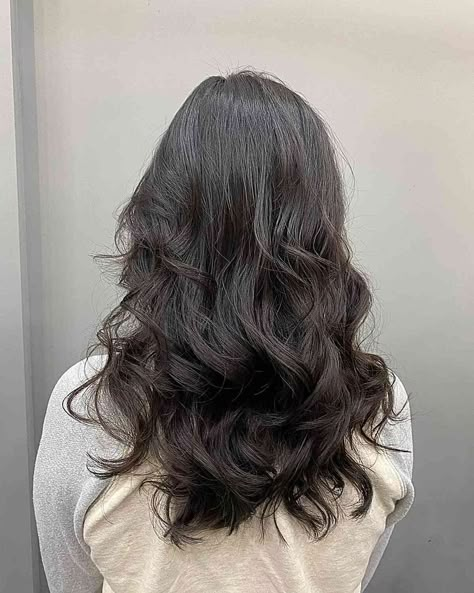 Digital Perm Curtain Bangs, Korean Wave Perm Long Hair, Loose Perms For Long Hair, Wavy Hair Perm Girl, Korean Setting Perm, Loose Curl Perm Long Hair, Wavy Perm Long Hair Beachy Waves, Japanese Perm Long Hair, Volume Perm Fine Hair