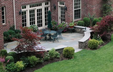 Short Hills, NJ, formal patio landscape Landscaping Around Patio, Landscaping Around House, Bluestone Patio, Patio Pergola, Patio Planters, Front Patio, Landscape Design Plans, Beautiful Patios, Brick Patios