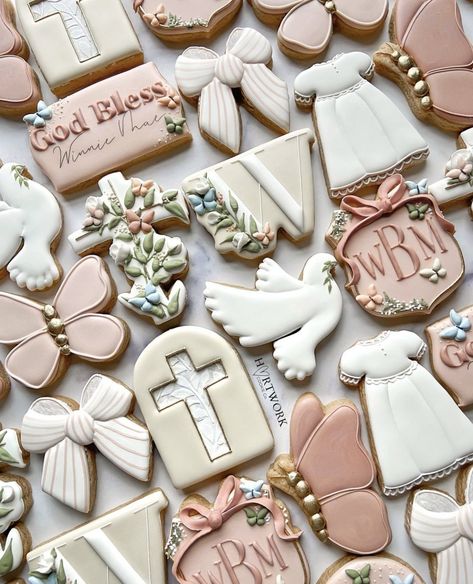 Christian Cookies, Christmas Sugar Cookie Designs, Sugar Cookies Designs, Confirmation Ideas, Greek Orthodox Baptism, Cross Cookies, Baptism Cookies, Light Party, Sugar Cookie Designs