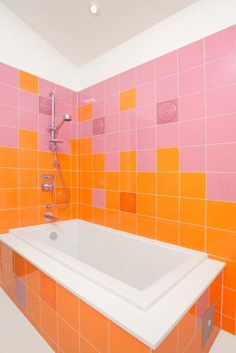 Orange Bathroom Paint, Bathroom Design Color, Neon Bathroom, Pop Art Bathroom, Fun Tile, Orange Bathrooms Designs, Color Bathroom Design, Bathroom Pink, Pink Tile