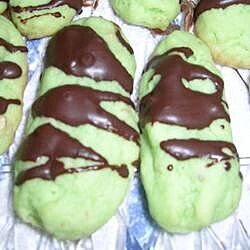 Cheese Fingers, Flavored Cookies, Christmas Cookie Baking, Finger Cookies, Sweet Savory Recipes, Pistachio Recipes, Pistachio Cookies, Pistachio Cream, Pistachio Pudding