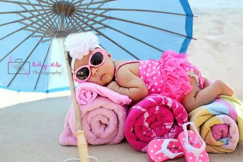 Baby Summer Photo Shoot Ideas, 6 Month Summer Baby Pictures, Baby Monthly Photo Ideas Summer, 1 Month Baby Picture Ideas June, Summer Milestone Picture Ideas, Summer Theme Baby Photoshoot, Baby Girl Pictorial Ideas, Summer Baby Pictures, Summer Baby Photos