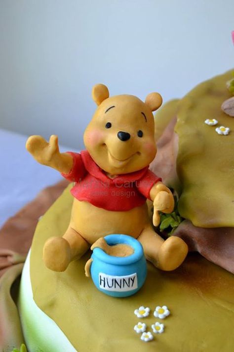 Tigger Party, Modeling Chocolate Recipes, Clay Disney, Pooh Cake, Fondant Cakes Birthday, Winnie The Pooh Cake, Winnie The Pooh Themes, Modelling Chocolate, Friends Cake