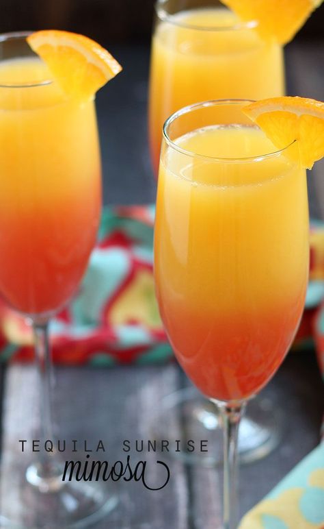 Sunrise Mimosa, Champagne Orange, Mimosa Recipe, Orange Slice, Tequila Sunrise, Alcohol Drink Recipes, Drinks Alcohol Recipes, Daiquiri, Alcohol Recipes