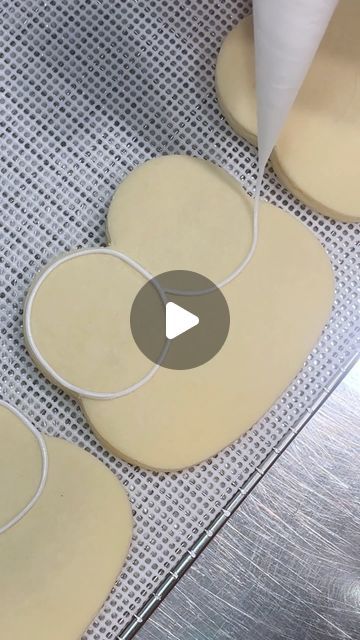 sweetfixcookies&treats 🇵🇭 on Instagram: "Hopping along with Kerokeroppi through the week!  We’ve got this! 🐸  ORDER/INQUIRE cookies or SHOP my favorite cookie decorating tools via website link in bio. Follow for more cookie decorating tips and videos 💚  #sweetfix #sweetfixcookies #sugarcookies #sugarcookiesph #customsugarcookies #decoratedcookies #decoratedsugarcookies #royalicing #royalicingcookies #sugarcookiesofinstagram #sugarcookiedecorating #cookiedecorating #sugarcookieart #cookiesph #sanrio #sanriocookies #keroppi #kerokeroppi" Cookie Decorating Tips, Cookie Decorating Videos, Painting Cookies, Cookie Decorating Tools, Cookies Royal Icing, Cookie Icing Recipe, Icing Decorations, Cookie Decoration, Sugar Cookie Royal Icing