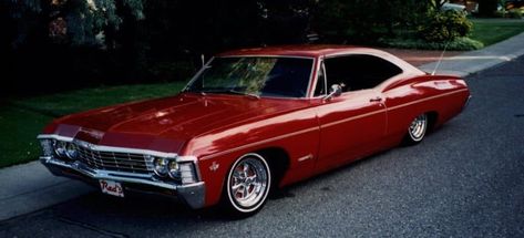 22 Vintage Cars You Should Add To Your Collection Chevy Impala 1967, Vintage Trucks Chevy, Maverick V8, Chevrolet Impala 1967, Impala 1967, Impala Car, Impala 67, 1967 Chevy Impala, 1967 Chevrolet Impala