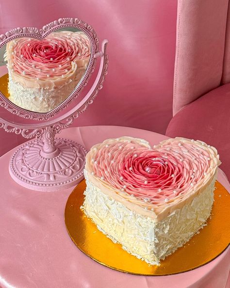 🌹Check out our March Collection💘 💘Blooming Rose 🌷Tulip Bouquet 💝Pink Perfection #bangalore #bangalorefoodies #bangalorediaries #bangalorefood #bangaloredays #bangalorelife #baking #bakinglove #bakingfromscratch #bakingfun #cake #cakeart #cakelover #cakeboss #cakestagram #cakesofinstagram #cakes #chocolate Tulip Bouquet Pink, Pink Tulips Bouquet, Tulip Cake, Bouquet Cake, Blooming Bouquet, Cakes Chocolate, Birthday Activities, Tulip Bouquet, Pretty Birthday Cakes