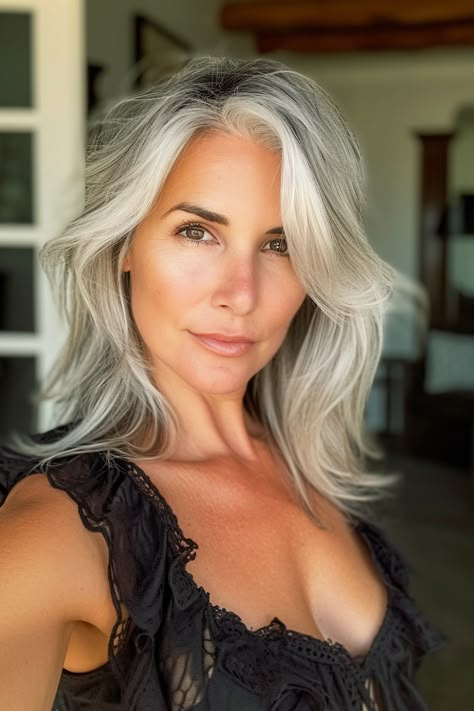 83+ Silver Hair Color Ideas for a Breathtaking Look! Grey Bob Hairstyles, Grey Bob, Short Layered Bob Hairstyles, Womens Haircuts Medium, Layered Bob Hairstyles, Stylish Haircuts, Women Over 50, Medium Hair Cuts, Older Women Hairstyles