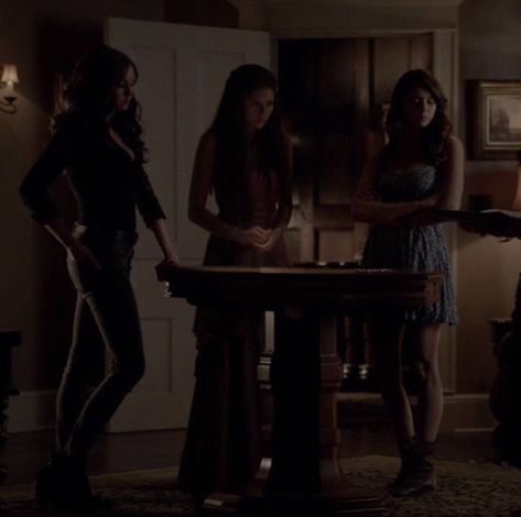 Petrova Doppelganger, Salvatore School, Dark Bedroom Aesthetic, Vampire Diaries Season 5, Elena Damon, Funny Umbrella, Vampire Diaries Seasons, Dark Bedroom, Katherine Pierce