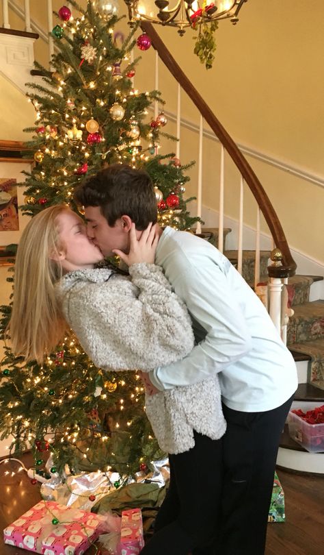 Mistletoe Winter Season, Couple Goals, Two By Two, Couple Photos, Christmas