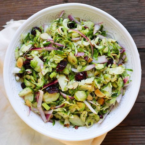 Paleo Roasted Brussels Sprouts Salad Sprout Salad Recipes, Roasted Brussel Sprout Salad, Paleo Dinner Recipes, Paleo Roast, Brussel Sprout Salad Recipes, Food Wellness, Brussels Sprouts Salad, Sprout Salad, Paleo Salads