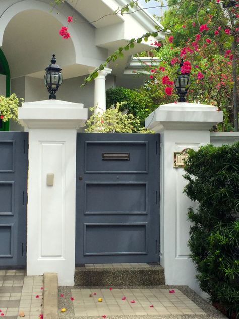 Manila via The Potted Boxwood  29 Modern Gates Design, Crotons Plants, Modern Gates, Modern Main Gate Designs, Front Room Design, Home Gate, Potted Boxwood, Front Door Decorations, Backyard Gates