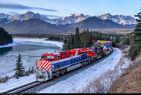 Canadian National Railway, Union Pacific Railroad, Railroad Photography, Train Photography, Train Pictures, Diesel Locomotive, Winter Scenery, Banff National Park, Train Tracks