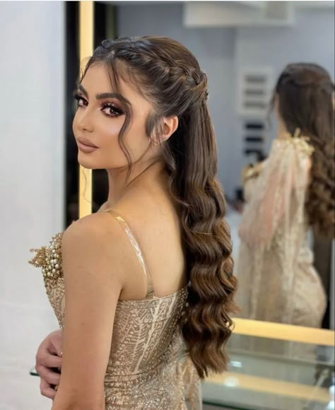 Party Wear Hairstyles For Long Hair, Party Guest Hairstyles, Maid Hairstyles, Peinados Para Graduacion Sueltos, Peinados Elegantes Sueltos, Maid Of Honor Hairstyles, Maid Of Honor Hair, Hair Down Styles, Formal Hairstyles For Long Hair