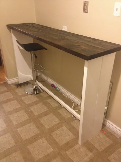 The easiest DIY furniture EVER!!! Diy Bar Height Table, Diy Bar Table, Bar Table Diy, Kitchen Bar Table, Redecorating Ideas, Bar In Casa, Pub Table Sets, Bar Height Table, Height Table