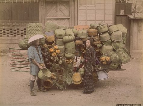 Detail | Old Japanese Photographs in Bakumatsu-Meiji Period Desert Clothing, Ancient Japan, Traditional Baskets, Japan Architecture, Japanese History, Old Photography, Meiji Period, Gelatin Silver Print, European Art