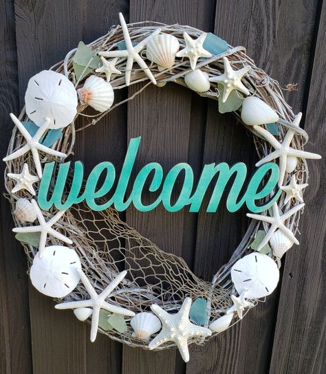 Front Door Wreaths Diy, Nautical Wreaths, Spring Door Decoration, Coastal Wreath, Flip Flop Wreaths, Burlap Wreath Diy, Nautical Wreath, Seashell Wreath, Shell Wreath