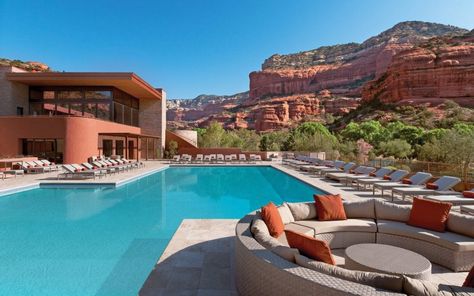 15 Best Romantic (Weekend) Getaways in Arizona - The Crazy Tourist Enchantment Resort Sedona, Sedona Resort, Sedona Hotels, Sedona Vacation, Romantic Weekend Getaways, Casas Coloniales, Sedona Az, Columbia River Gorge, Hotel Boutique