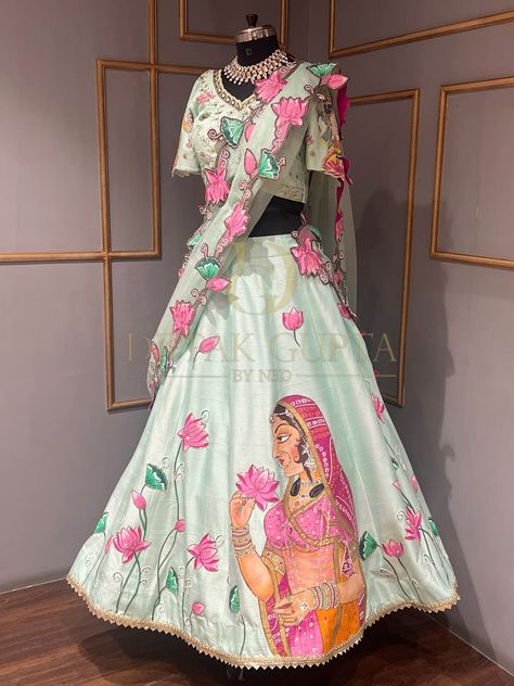 Pichwai Lehenga Designs, Hand Painted Lehenga, Painted Lehenga, Fabric Painting Ideas, Hand Painted Dress, Wedding Lehenga Designs, Fabric Paint Designs, Half Sarees, Scarf Women Fashion