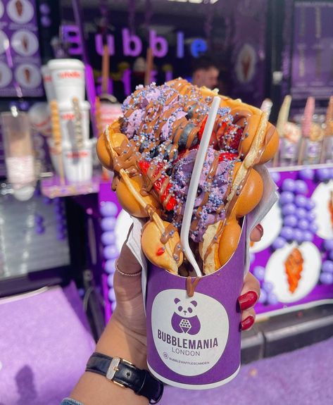 Waffle Ice Cream Desserts, Waffle Bubble, Bubble Waffle Ice Cream, Waffles Ideas, Bubble Waffles, Bubble Waffle Ideas, Waffle Aesthetic, Mini Waffles, Waffles Aesthetic