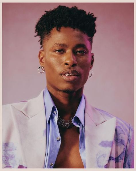 Lucky Daye Singer, Lucky Daye Wallpaper, Lucky Daye Aesthetic, Nomad Fashion, Lucky Daye, Play That Funky Music, Black Kings, Male Portraits, Cute Black Guys