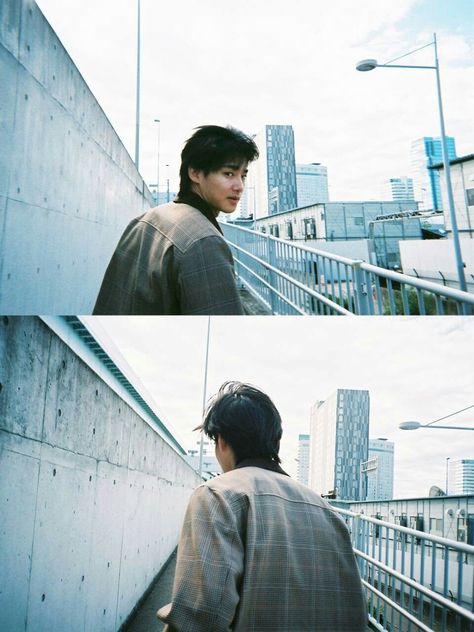 Street Photography Portrait, Film Man, Fotografi Digital, Minimal Photography, Street Portrait, Men Photography, Film Inspiration, Japan Photo, Instagram Pose