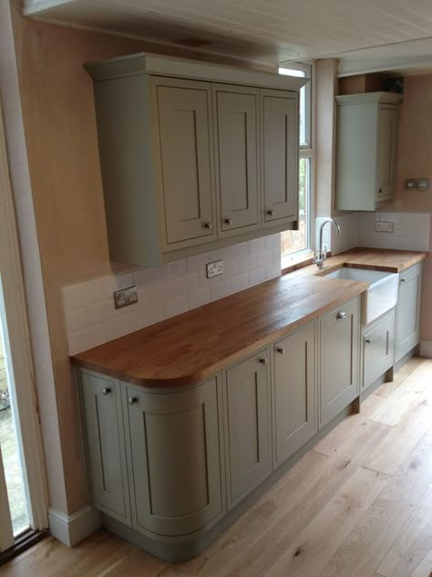 Sage Green And Bronze Kitchen, Rounded Cabinets Kitchen, Sage And Oak Kitchen, Green And Oak Kitchen, Funky Kitchen Ideas, Funky Tiles, Rounded Cabinet, Cabinet Detail, Sage Kitchen