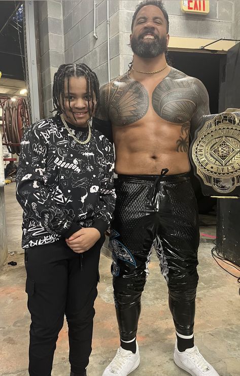 Jey Uso Intercontinental Champion, Joshua Fatu, Samoan Dynasty, Roman Reigns Family, Wwe Funny, Wwe Pictures, Hello Kitty Jewelry, Wrestling Stars, Wwe Roman Reigns