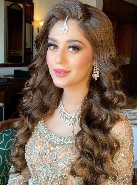 Jura Hairstyle For Wedding Pakistani, Waleema Bride Hairstyle, Waleema Hairstyles Pakistani, Walima Bridal Hairstyle, Valima Bride Hairstyles, Valima Hairstyles Pakistani, Mehndi Hairstyles Pakistani, Walima Hairstyles Brides, Valima Hairstyle