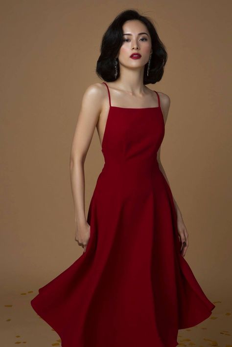 Classic Style Dress, Blouse Simple, Fall 2024 Fashion, Red Summer Dresses, 2024 Fashion Trends, Elegant Dresses Classy, Fashion Tops Blouse, Hem Blouse, Best Style