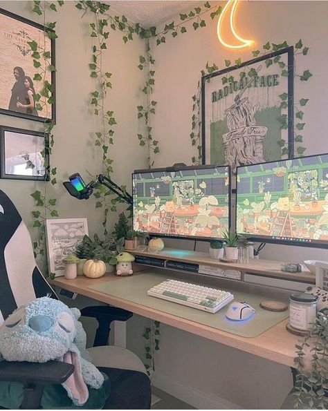 Double Monitor Setup Aesthetic, L Shaped Desk Setup Aesthetic, Monitor Set Up, Double Monitor Setup Home Office, Two Monitor Desk Setup Office, Gamer Setup Aesthetic, Live Streaming Setup, Cute Gaming Setup, Cubicle Inspiration