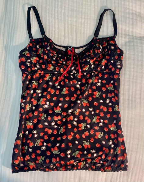 #vintage #vintagefashion #vintagestyle #dg #dgitalia #dolceandgabbana #dolce #vintagedolceandgabbana #babydolltop #camiseta #camitop #bustier #bustiertop #strawberries #strawberry lace ribbon coquette milkmaid dolce and gabbana dg strawberry top Vintage Dolce Gabbana, Strawberry Topping, Lace Ribbon, Babydoll Top, Bustier Top, Summer Fruit, Cami Tops, Black Tank Tops, Strawberries