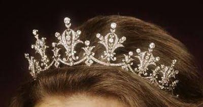 Princess Anne's Festoon Tiara Festoon Tiara, Aesthetic Crown, Autumn Phillips, British Crown Jewels, Royal Crown Jewels, Crown Aesthetic, Royal Crowns, Royal Tiaras, Beautiful Tiaras