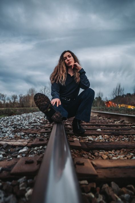 Photoshoot On Train Tracks, Railway Portrait Photography, Railroad Portrait Photography, Train Line Photography, Train Portrait Photography, Railroad Tracks Photoshoot, Railroad Photoshoot Ideas, Train Track Photoshoot Aesthetic, Traintrack Photoshoot Ideas