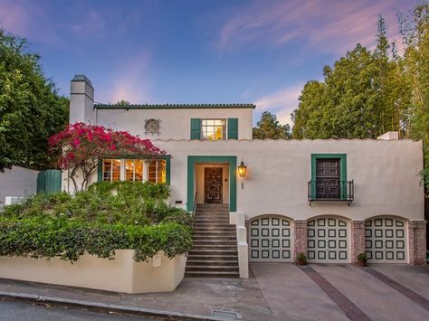 The actress hosted the best of Old Hollywood in this sprawling California house Hollywood House, Old Hollywood Homes, Hollywood Mansion, Movie Houses, Mediterranean Revival, California House, Hollywood Homes, Old Mansions, Unusual Homes