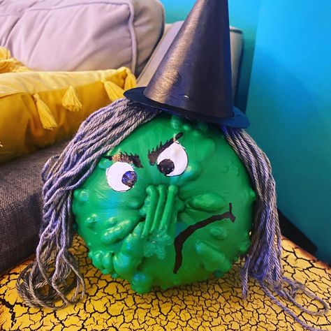 Painted Pumpkin Witch, Witch Pumpkin, Halloween Mantle, Pumpkin Contest, Green Pumpkin, Halloween Pumpkin Designs, The Worst Witch, Pumpkin Witch, Fall Thanksgiving Decor