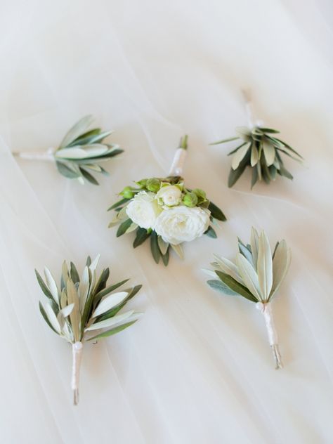 White And Olive Bouquet, Wedding Bouquets Rustic Boho, Wedding Olive Leaves, Olive Leaves Wedding Decor, Olive Leaves Bouquet, Olive Buttonhole, Bridesmaid Flowers Simple, Olive Tree Wedding, Olive Leaves Wedding