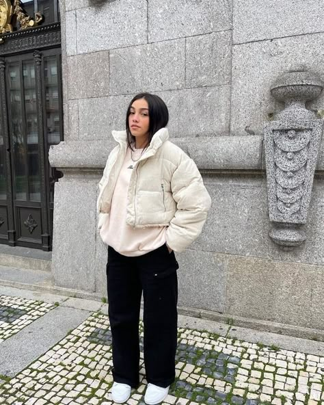 Lauanda Rios, Puffy Jacket, Winter Fits, Fit Inspo, Streetwear Fashion, Fashion Inspo Outfits, Winter Outfits, Fashion Inspo, Casual Outfits