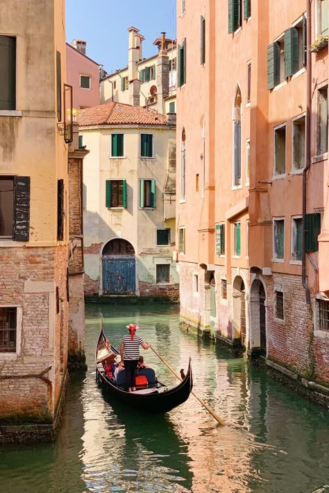 @honestlywtf Venice Italy Photography, Padova Italy, Venice Shopping, Italy Travel Photography, Module Design, Travel To Italy, Macrame Feathers, Visit Venice, Italy Painting