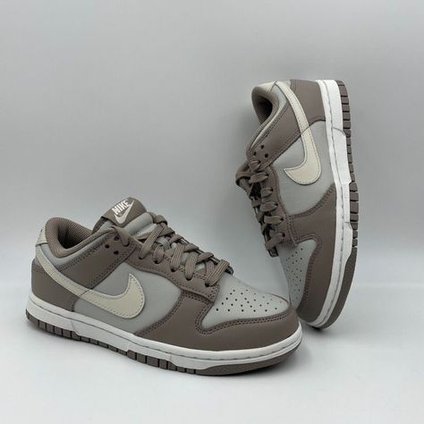 Bone Beige Dunks, Dunk Low Moon Fossil, Trendy Shoes Sneakers, Nike Shoes Girls, Jordan Shoes Girls, Preppy Shoes, All Nike Shoes, Cute Nike Shoes, Fresh Shoes