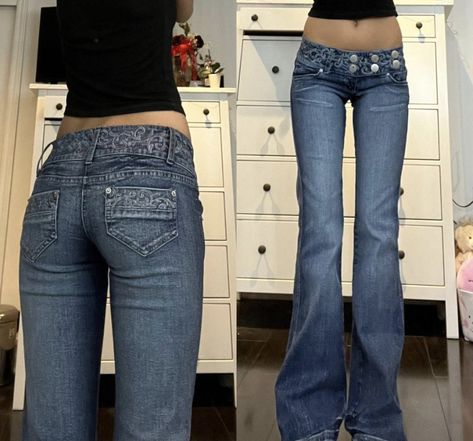 seduction lowrise embroidered flair jeans Low Cut Bell Bottom Jeans, Embroidered Bootcut Jeans, Low Waisted Jeans Outfit, Bell Bottom Jeans Outfit, Low Waisted Pants, Tight Tank Top, Flair Pants, Low Waisted Jeans, Outfits 2000s