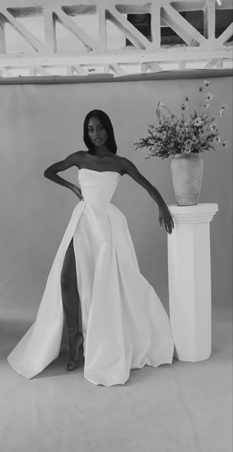 https://www.instagram.com/reel/CoilYcFMMah/?igshid=YmMyMTA2M2Y= Sarah Seven Agatha, Sarah Seven Bridal, Farmer Wedding, Top Wedding Dress Designers, Wedding Dress Suit, Sarah Seven, 2025 Wedding, Classy Wedding Dress, Fairy Tale Wedding Dress