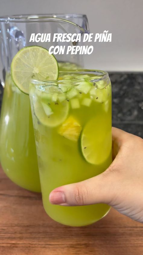 Adylene Familia | Agua fresca de piña con pepino #parati #reels #recetas #mexicanfood | Instagram Agua Fresca Recipe, Mexican Drinks, Delicious Drink Recipes, Healthy Juice Recipes, Agua Fresca, Sweet Drinks, Juice Recipes, Food Drinks Dessert, Healthy Juices