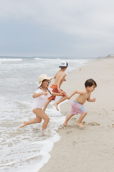 Surfer Kids, Family Beach Trip, Beach Family Photos, Kids Vacation, Beach Shoot, Beach Portraits, Beach Activities, Kids Photoshoot, Kids Running