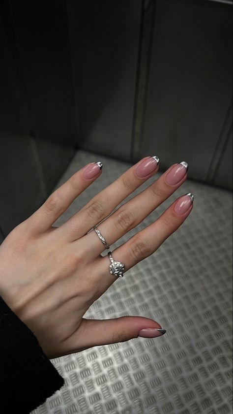 Metal French Tip Nails, French Nails With Metallic, Metal French Nails, Metallic French Tip Almond Nails, Metalic Nails Aesthetic, Sliver Tip Nail, Metallic French Manicure, Metallic Tips Nail, French Nails Metallic