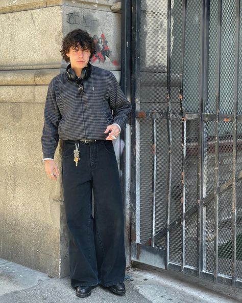 Men Proportion Mens Fashion, Alt Mens Fashion, Male Urban Fashion, Undershirt Outfit, London Street Fashion, Fashion Outfits Aesthetic, Proportions Fashion, Loafers Outfit, Streetwear Inspo